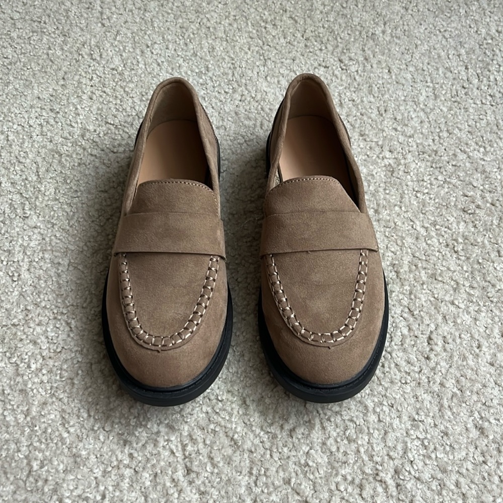 Size 7 Taupe Classic Loafers